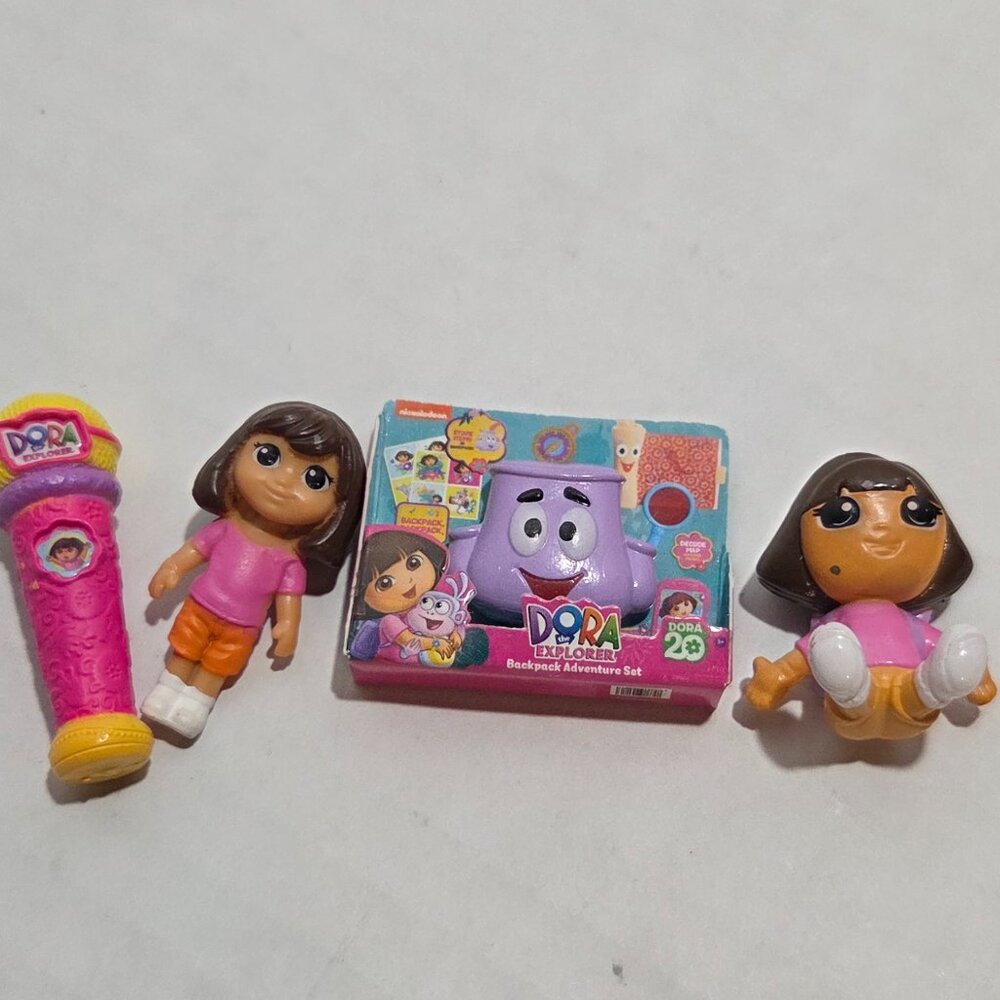 Dora the Exlplora Mini Brands toys